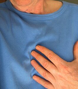 แน่นหน้าอก